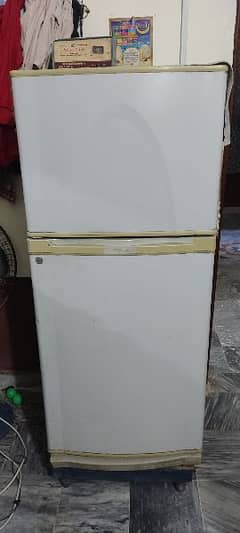 Dawlance 2nd size fridge