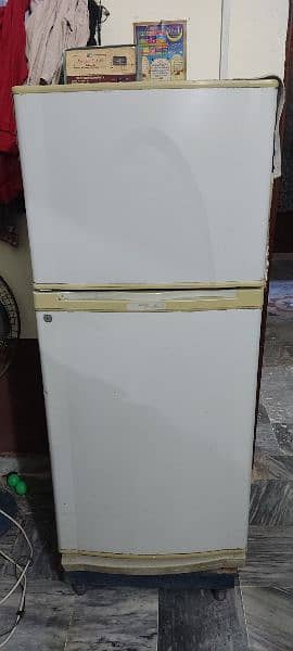 Dawlance 2nd size fridge 0