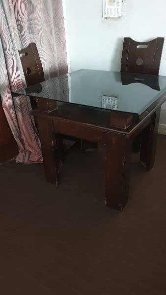 4 chairs and glass top table mini 1