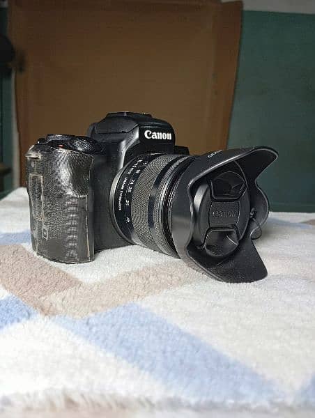 canon M. 50 camera 2