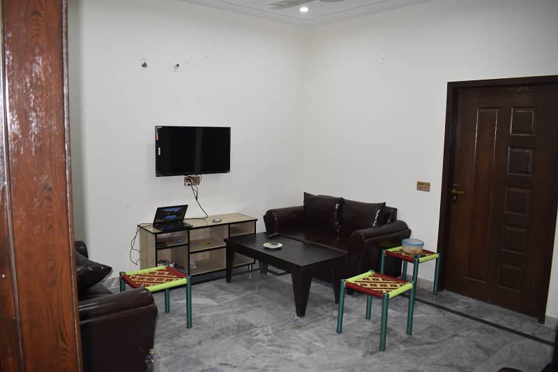 6 Marla brand new Jaisa fully furnished 2nd floor available for rent near canal road 2