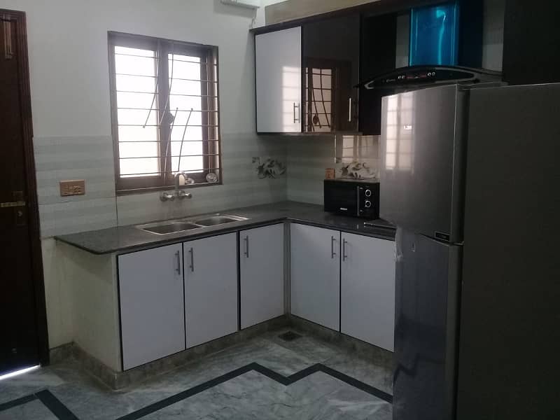 6 Marla brand new Jaisa fully furnished 2nd floor available for rent near canal road 4