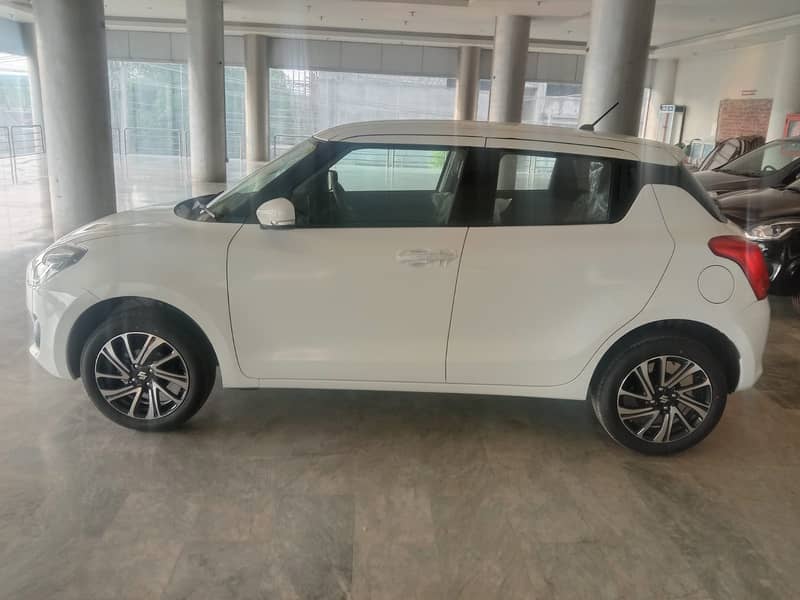 Suzuki Swift 2024 GLX CVT 1