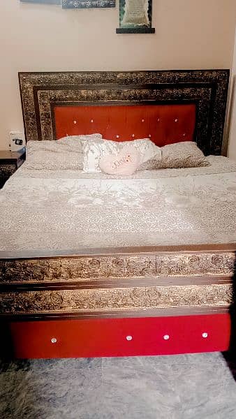 bed   dressing.   said table. Diwan 4