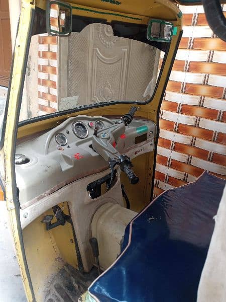 200cc Classic Auto Loader Rickshaw 2