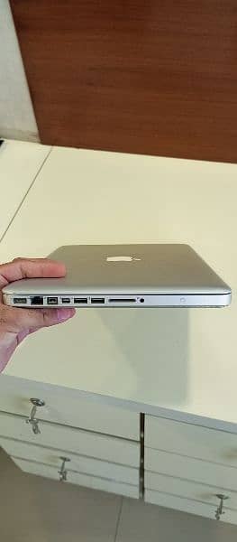 One Hand use Apple Macbook Pro 13 Inch Mid 2012
8GB RAM, 512GB SSD 4