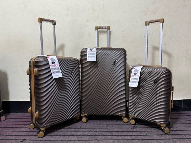 Luggage bags/ travel suitcases/ trolley bags/ travel trolley/ attachi 19