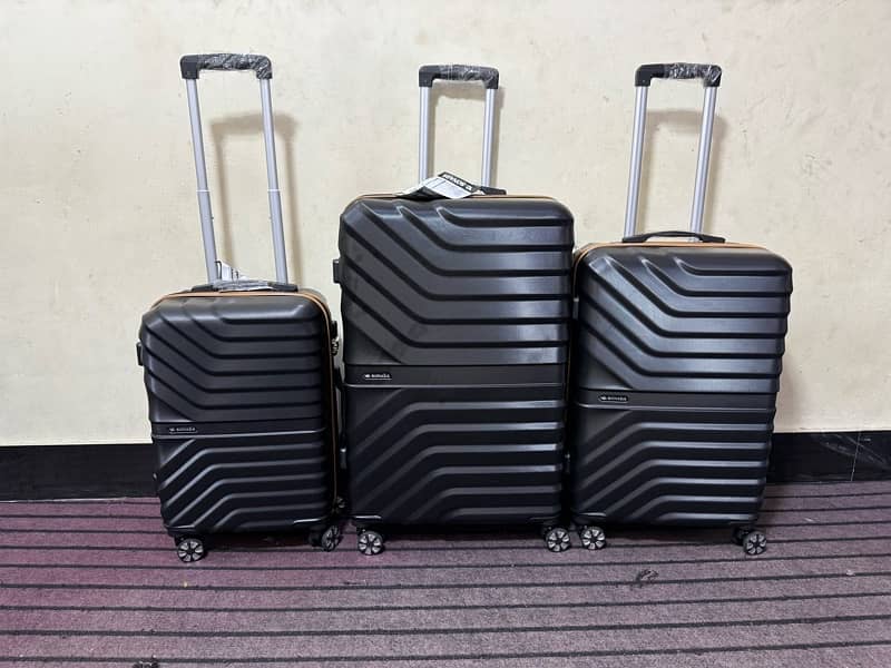 Luggage bags/ travel suitcases/ trolley bags/ travel trolley/ attachi 16