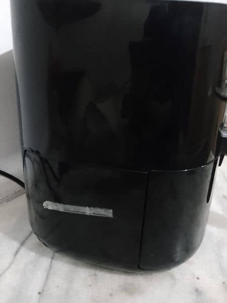 New original Philips air fryer with  2 years warranty. 3