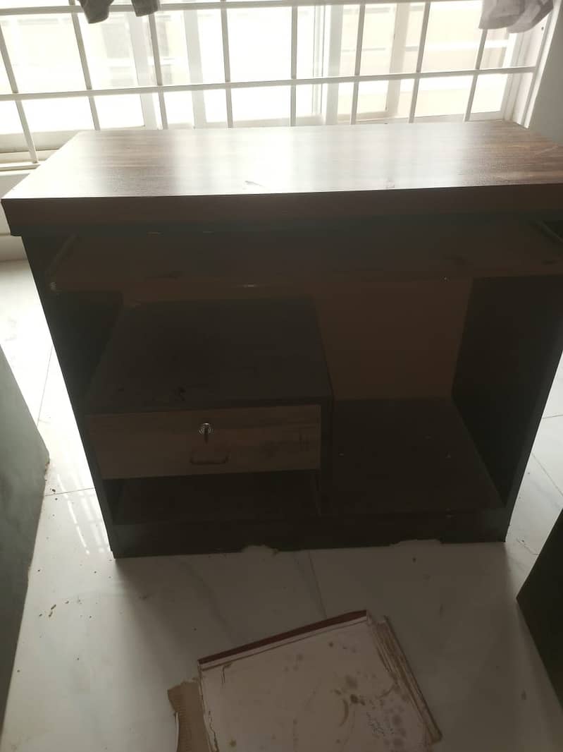 Computer Table – 99% New, 9/10 Condition – Only 1 Table Left at 5000 3