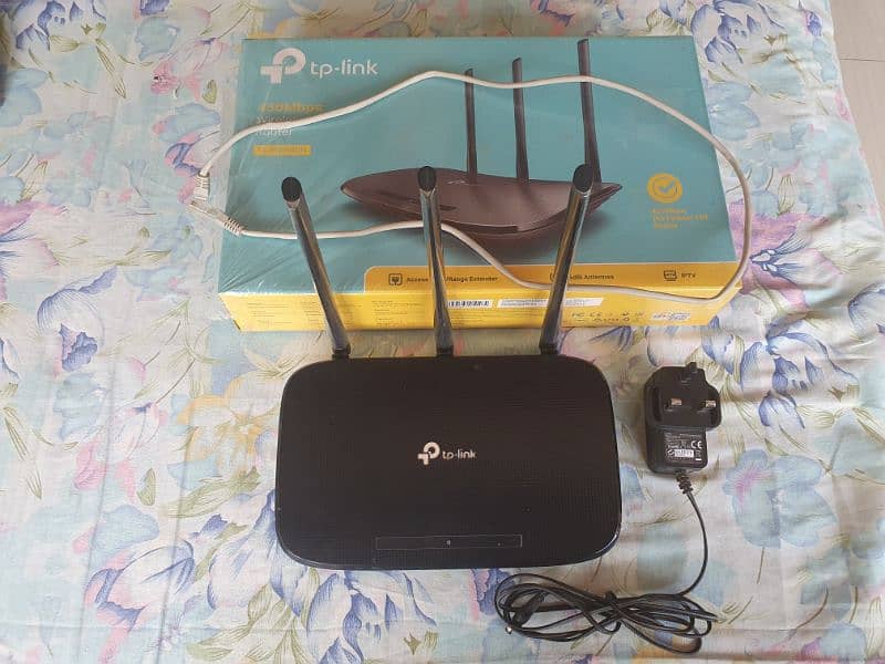 TP-Link WR940N Router 1