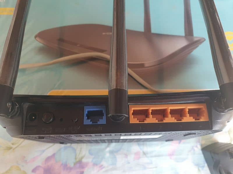 TP-Link WR940N Router 4