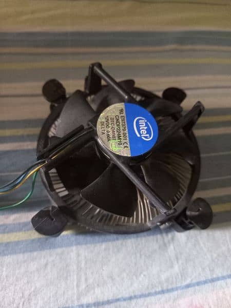 Intel i3 6th Gen processoor with Fan 3