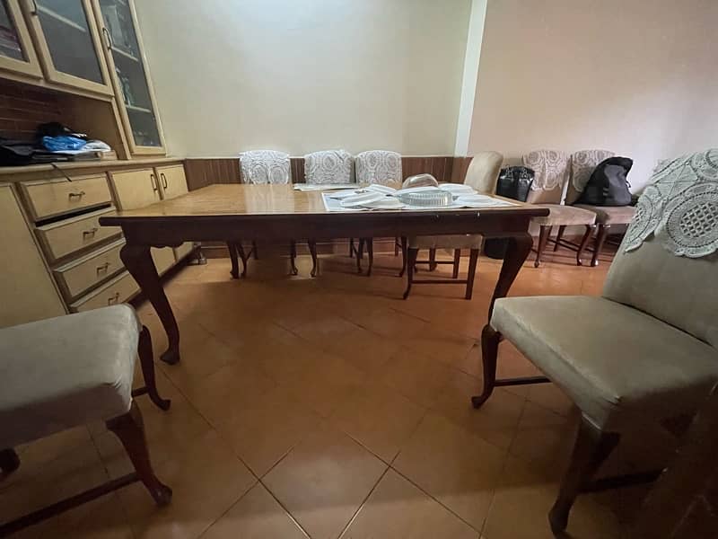 Dining Table with 8 chairs for SALE 3