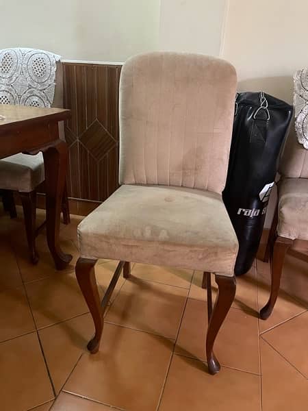 Dining Table with 8 chairs for SALE 5