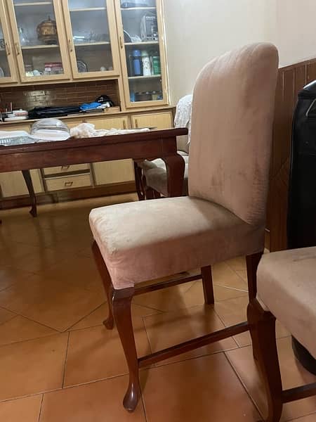 Dining Table with 8 chairs for SALE 8