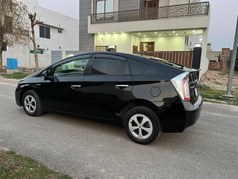 Toyota Prius S LED Edition 1.8 4