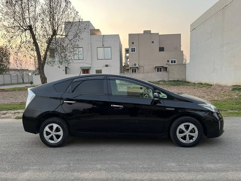 Toyota Prius S LED Edition 1.8 7