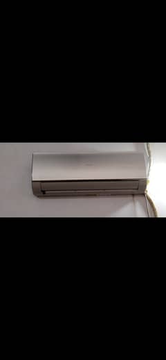 Air Conditioner in a good very good condition for sale