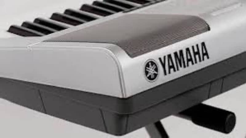 YAMAHA PSR425 1