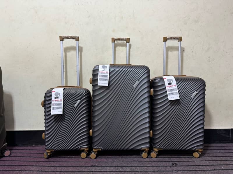 Luggage bags/ travel suitcases/ trolley bags/ travel trolley/ attachi 0