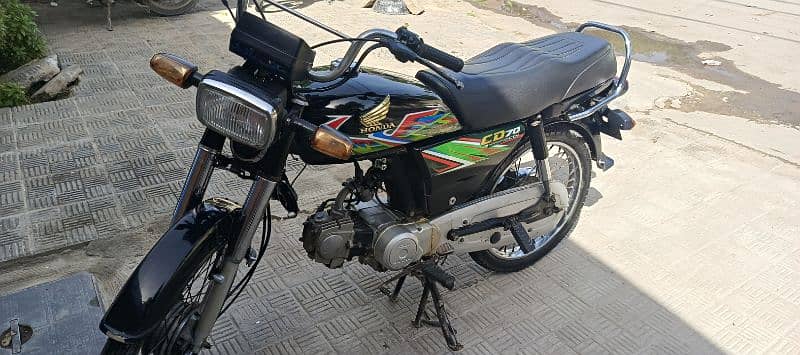 Honda CD70 3