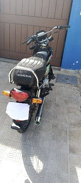 Honda CD70 6