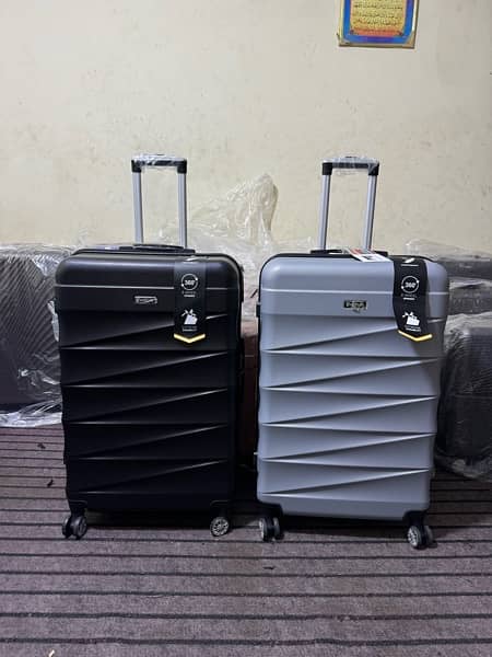 Luggage bags/ travel suitcases/ trolley bags/ travel trolley/ attachi 0