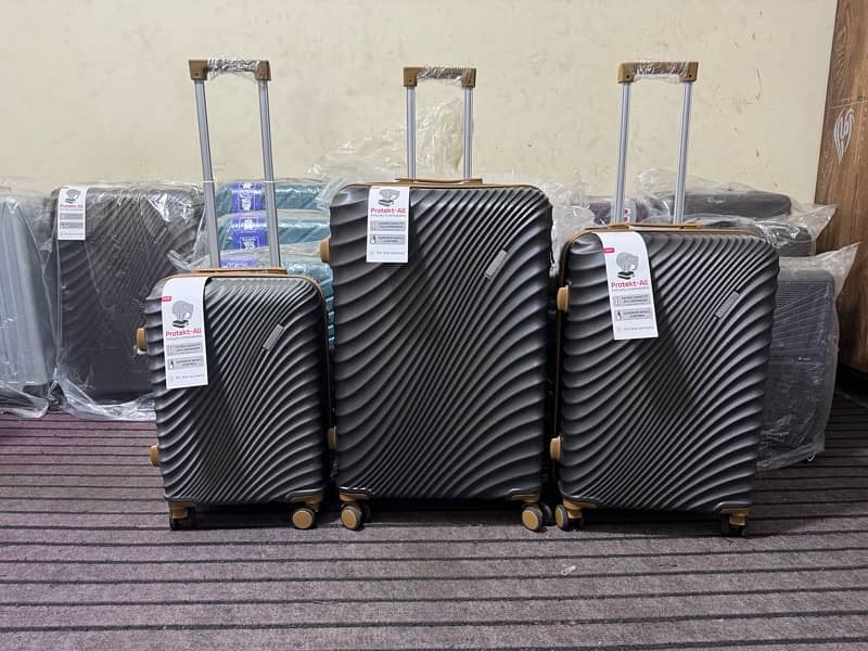 Luggage bags/ travel suitcases/ trolley bags/ travel trolley/ attachi 1