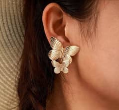 Pair Of Alloy Gold Plated Stylish Butterfly Earings