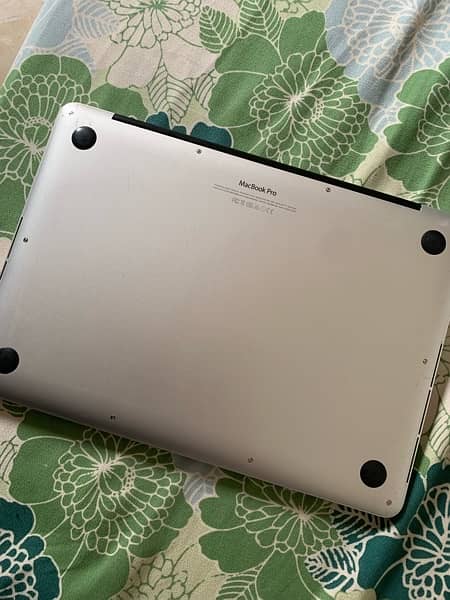 MACBOOK PRO EARLY (2015) 2