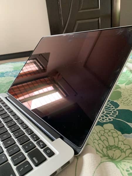 MACBOOK PRO EARLY (2015) 6