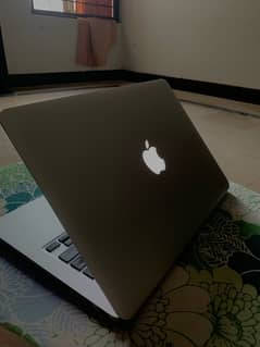 MACBOOK PRO EARLY (2015)