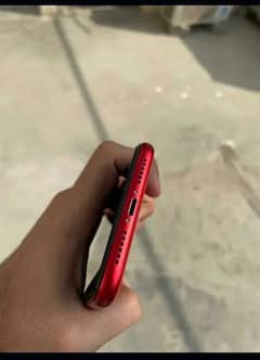 I phone xr red colour non pta 128 gb jv ha sim time used ni kiya