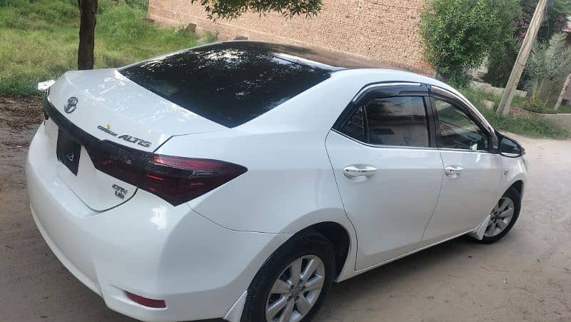 Toyota Altis Grande 2015 4