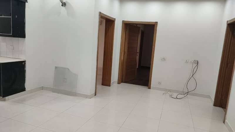 10 Marla Upper Portion 3 Bed Available For Rent In Awais Qarni Block, Bahria Town Lahore. 3