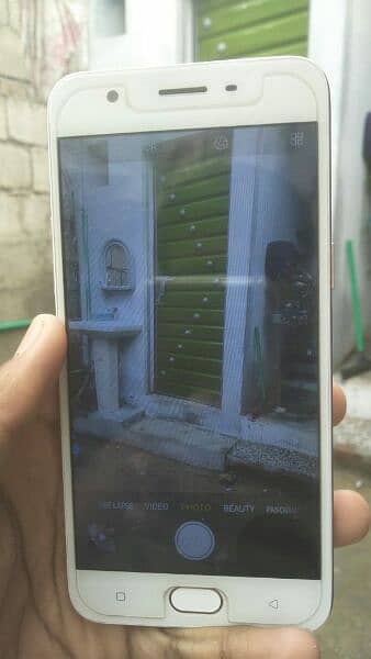 Oppo A57 4/64 bilkul ok set hai koi masla nhi hai condition 10/9 5