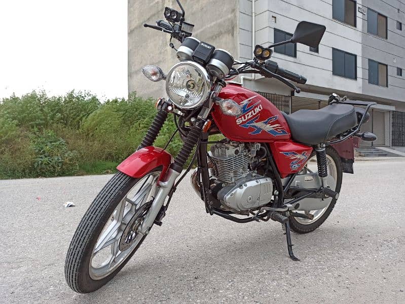 Suzuki GS 150 se brand new read the details below. 3