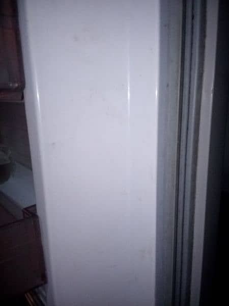 Dawlance refrigerator medium size 3