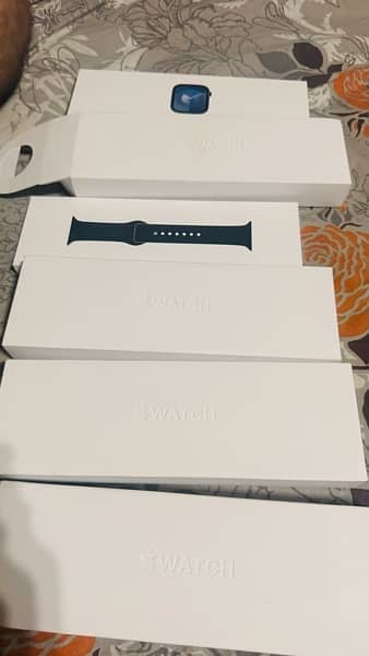 Brand new Apple series 9 45mm watch box pack 4