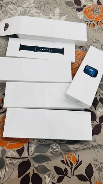 Brand new Apple series 9 45mm watch box pack 5