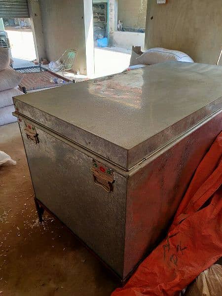 NEW IRON TRUNK ( Peti ) WITH HEAVY MATERIEL 1