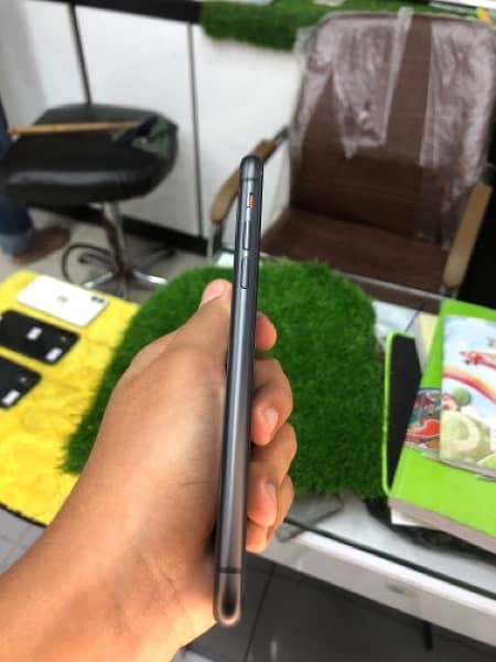 iphone 11  NONPTA  J. V   [64]GB 1