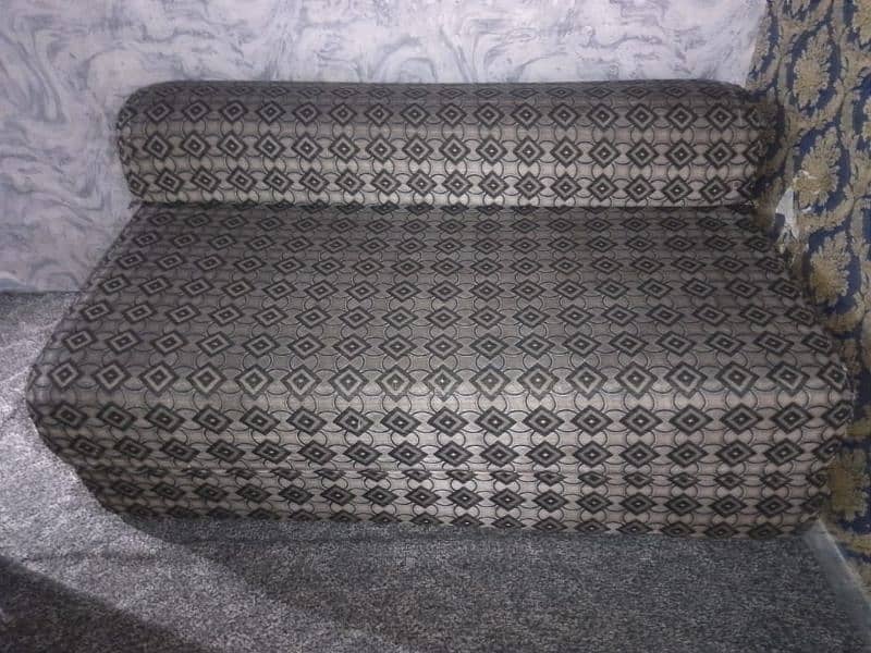 Sofa come bed  double exel big size full ok condition urgent sale 1