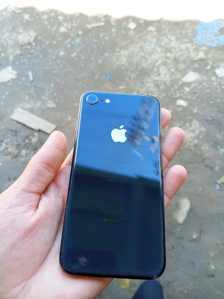 iphone 8 . . . 64GB 4