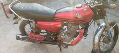 bike Sahi hai bas tora sa kam hunya Wala hai. . . engine ok hai