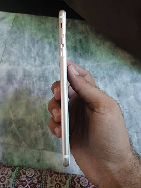 I phone 6 s plus PTA approved Watar paek 10 10 candeshan. . 16 Gb 4