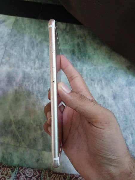 I phone 6 s plus PTA approved Watar paek 10 10 candeshan. . 16 Gb 5