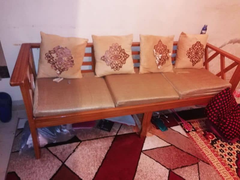 5 Seater Wooden Sofa Set 1