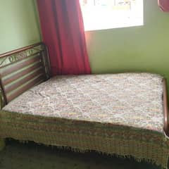 double small size Bed